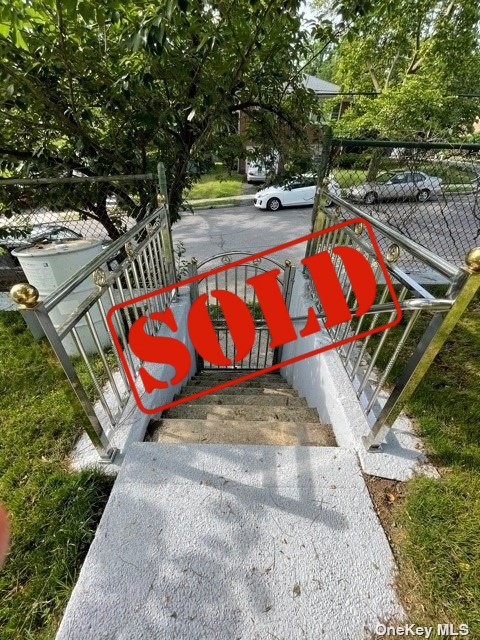 sold 74 W Kingsbridge SoldDefault.ashx